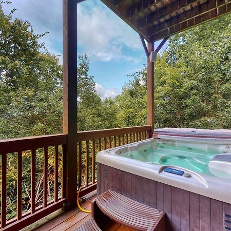 Red Roof Retreat Villa Кливланд Екстериор снимка